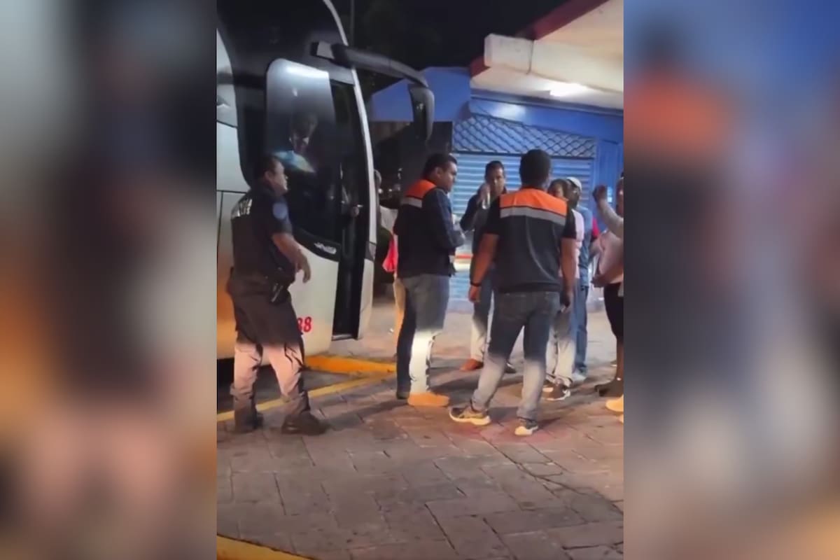 Autobús de la UAEM se desvía rumbo a CDMX con 30 estudiantes a bordo; la Universidad exige explicaciones a la empresa