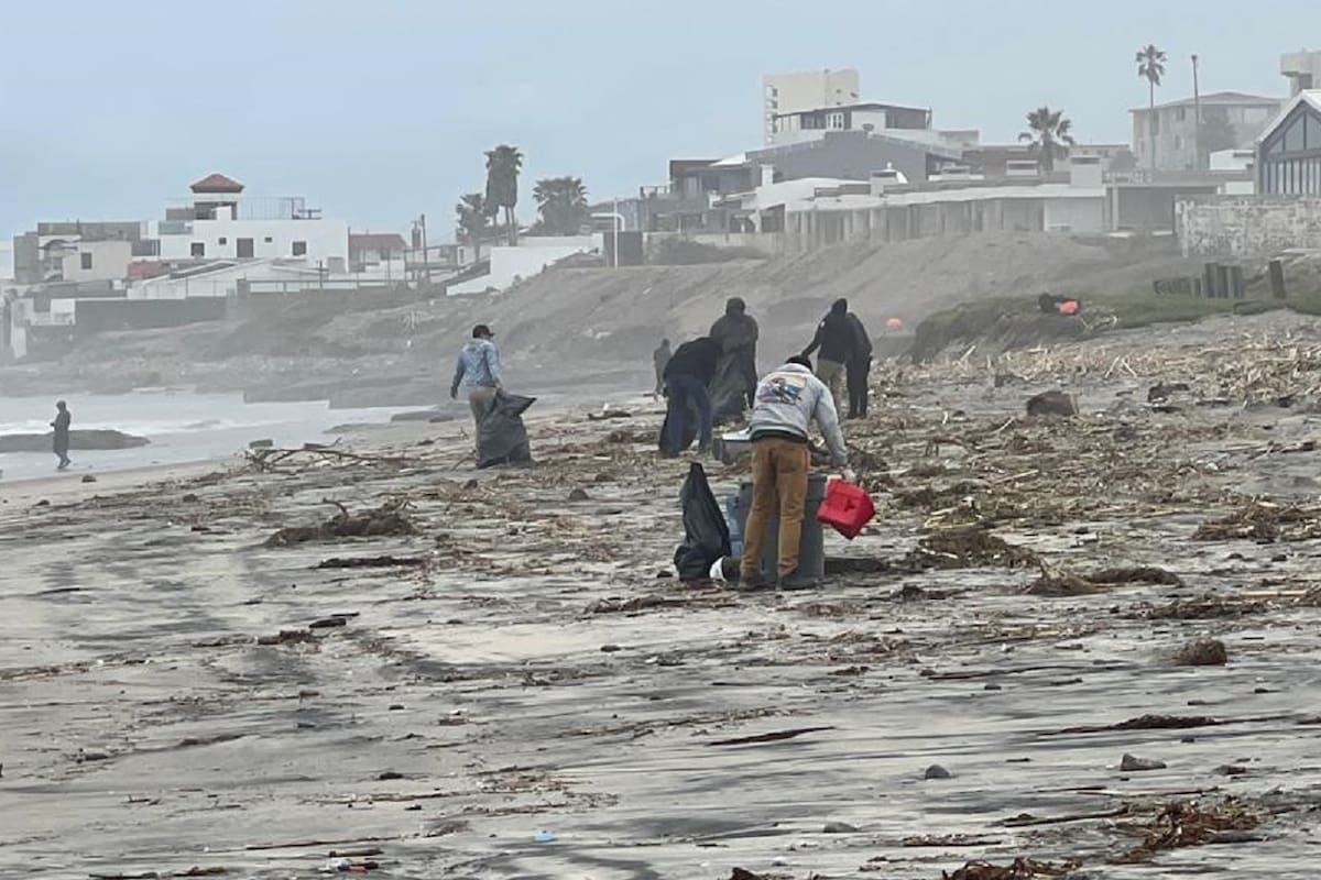 Recogen 3.5 toneladas de basura en playas de Rosarito