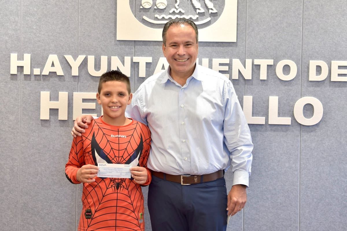 Entrega Antonio Astiazarán apoyos a deportistas hermosillenses para competencias nacionales e internacionales
