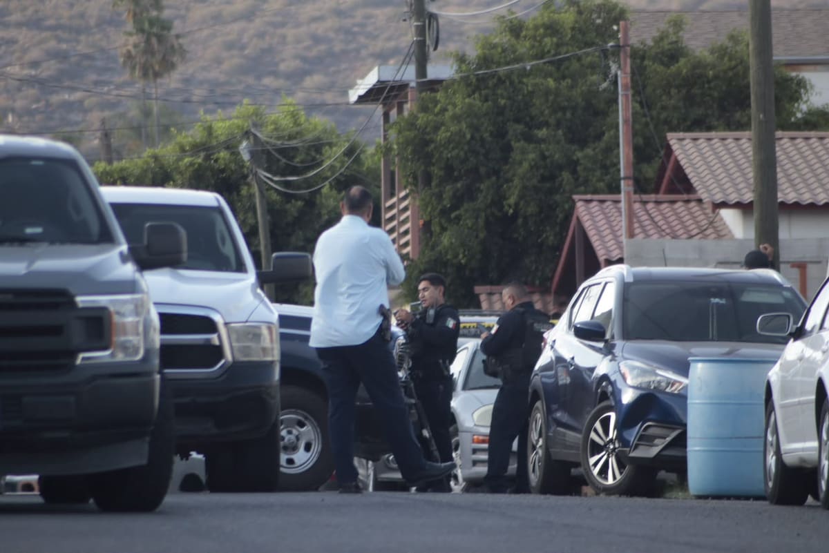 El ataque armado ocurrió en un domicilio de la colonia Hacienda. Jesús Pereira murió en el lugar, mientras que la regidora María Quijada fue trasladada en estado grave a un hospital de Estados Unidos. Foto: Border Zoom.