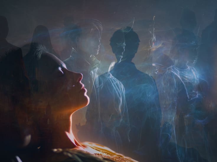 ¿Existe la reencarnación? Un psiquiatra famoso cuenta cómo descubrió qué hay después de la muerte luego de sesiones de hipnosis con una paciente con terrores nocturnos que no lograba mejorar