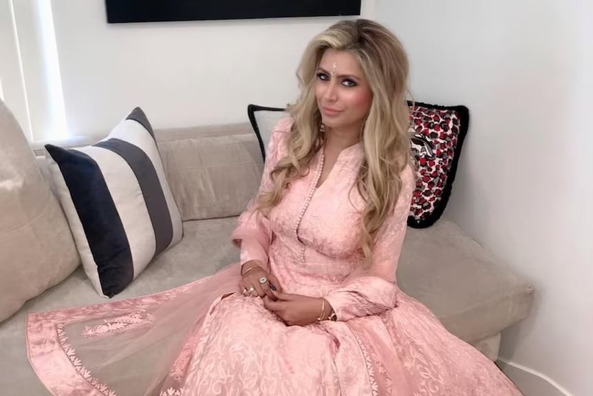 Jasveen Sangha, mejor conocida como