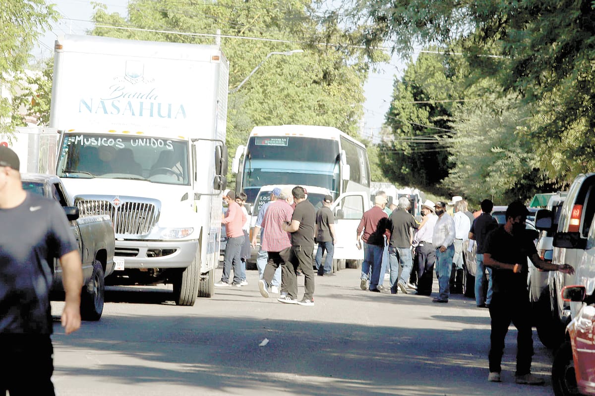 ¡Música, maestro! Hasta las 12 de la noche tienen músicos permiso
