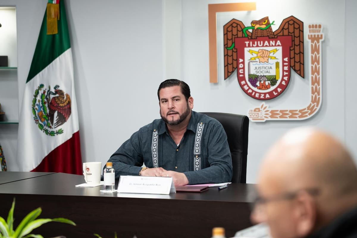 Encabeza alcalde Ismael Burgueño sesión del Consejo de Protección Civil para atender zonas de riesgo en Tijuana