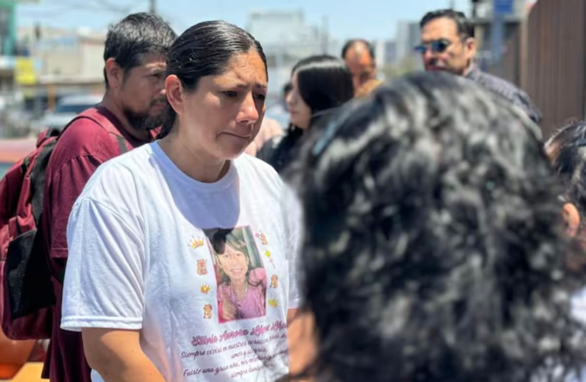 Familiares de la niña Silvia Aurora y de su abuela protestaron frente al Poder Judicial para exigir que se resuelva el amparo que mantiene suspendido el proceso penal.
Foto: Lorena Yaneim Salinas.