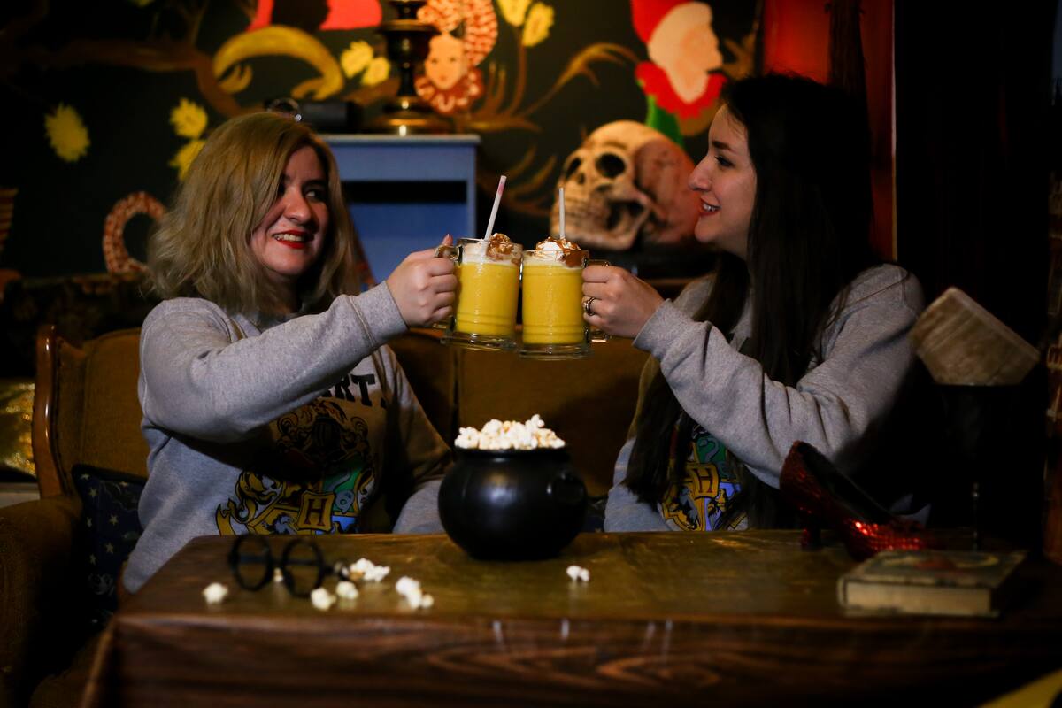 "Witches and Wizards" Café: donde la magia es posible