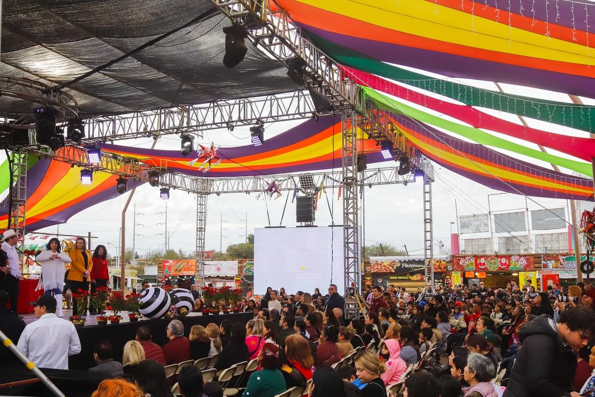 Celebran final de la Villa Navideña con Rosca de Reyes de 850 metros