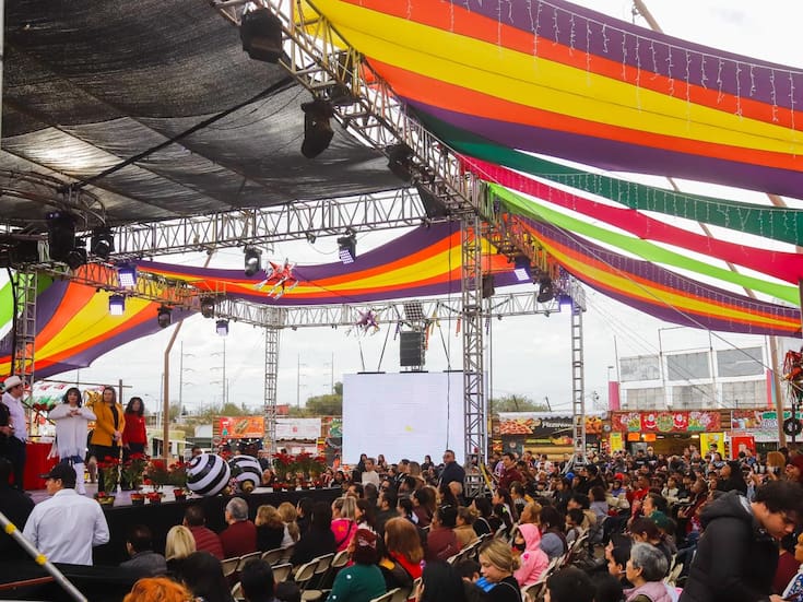 Celebran final de la Villa Navideña con Rosca de Reyes de 850 metros