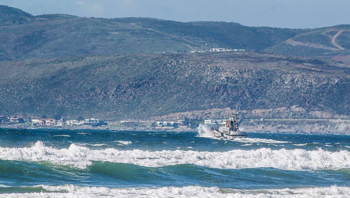 De los once militares arrastrados por las olas, solo cuatro pudieron salir.