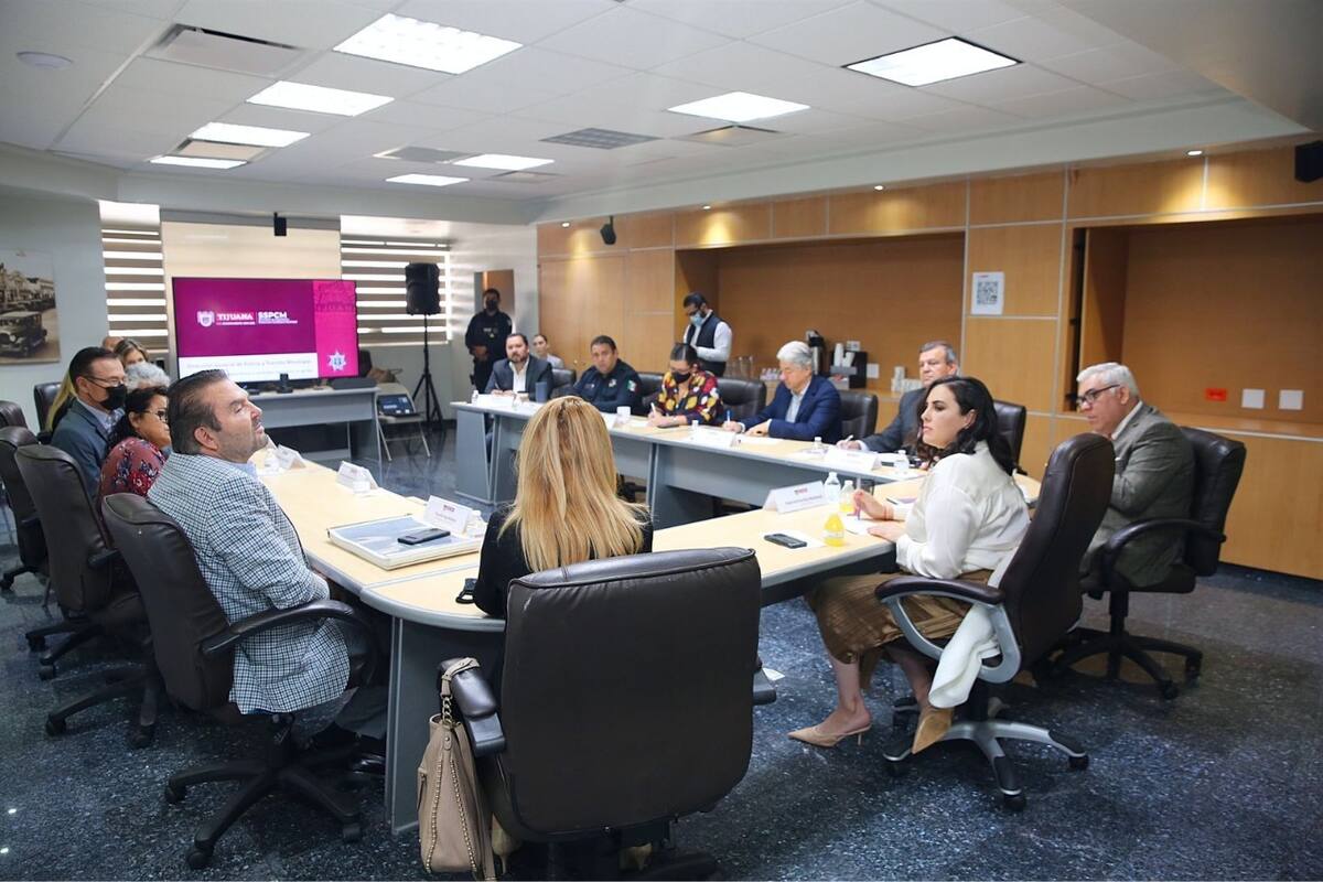 Planea alcaldesa Ruiz estrategias de seguridad con turismo médico