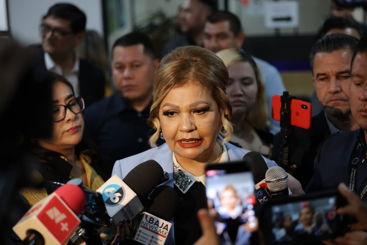Buscan a madre de niño de 2 años que consumió líquido para aires acondicionados; el menor está grave