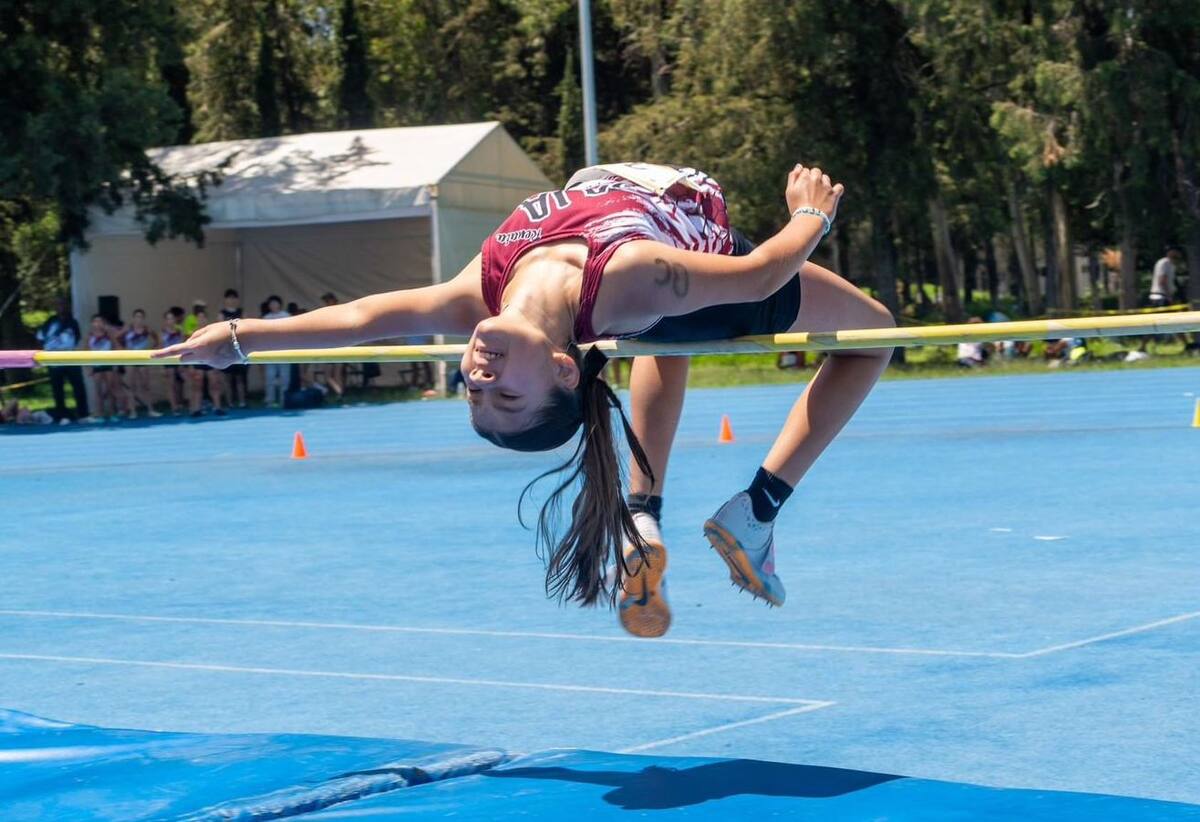 Renata Romero festejó el oro en salto de altura con 1.45 metros.
