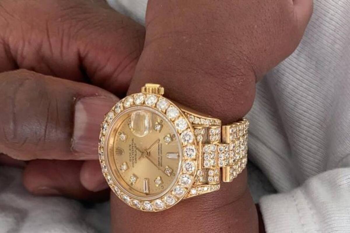 Floyd Mayweather Jr. regala un reloj de 8 millones de pesos a su nieto recién nacido