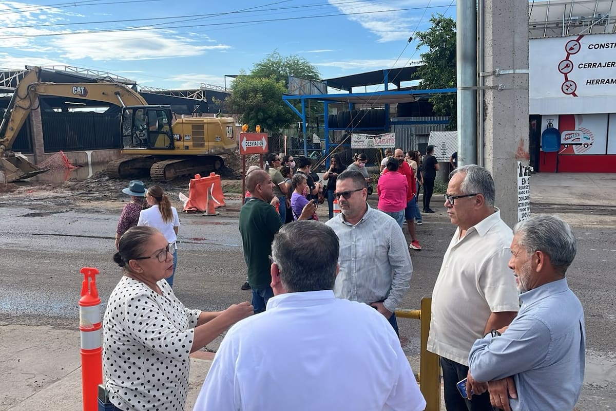 Por malos olores de drenaje, cerca de 600 alumnos dejan de asistir a primaria de Hermosillo; padres exigen agilizar obras y advierten posible bloqueo del Quiroga