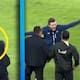Efraín Juárez empuja por la espalda al Esteban Solari por invadir su área técnica; ¿Qué sanción puedes sufrir los entrenadores?