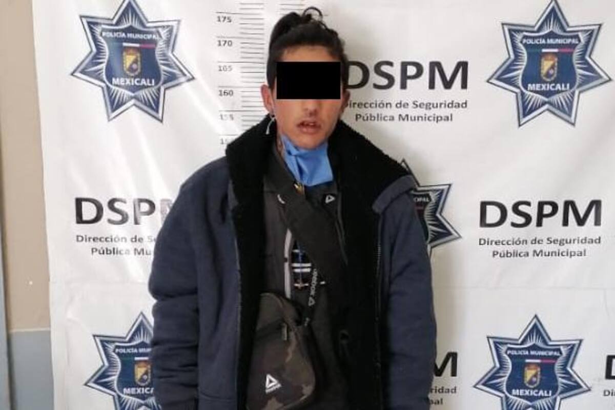 Detienen a un sujeto por posesión de arma blanca en la colonia Robledo