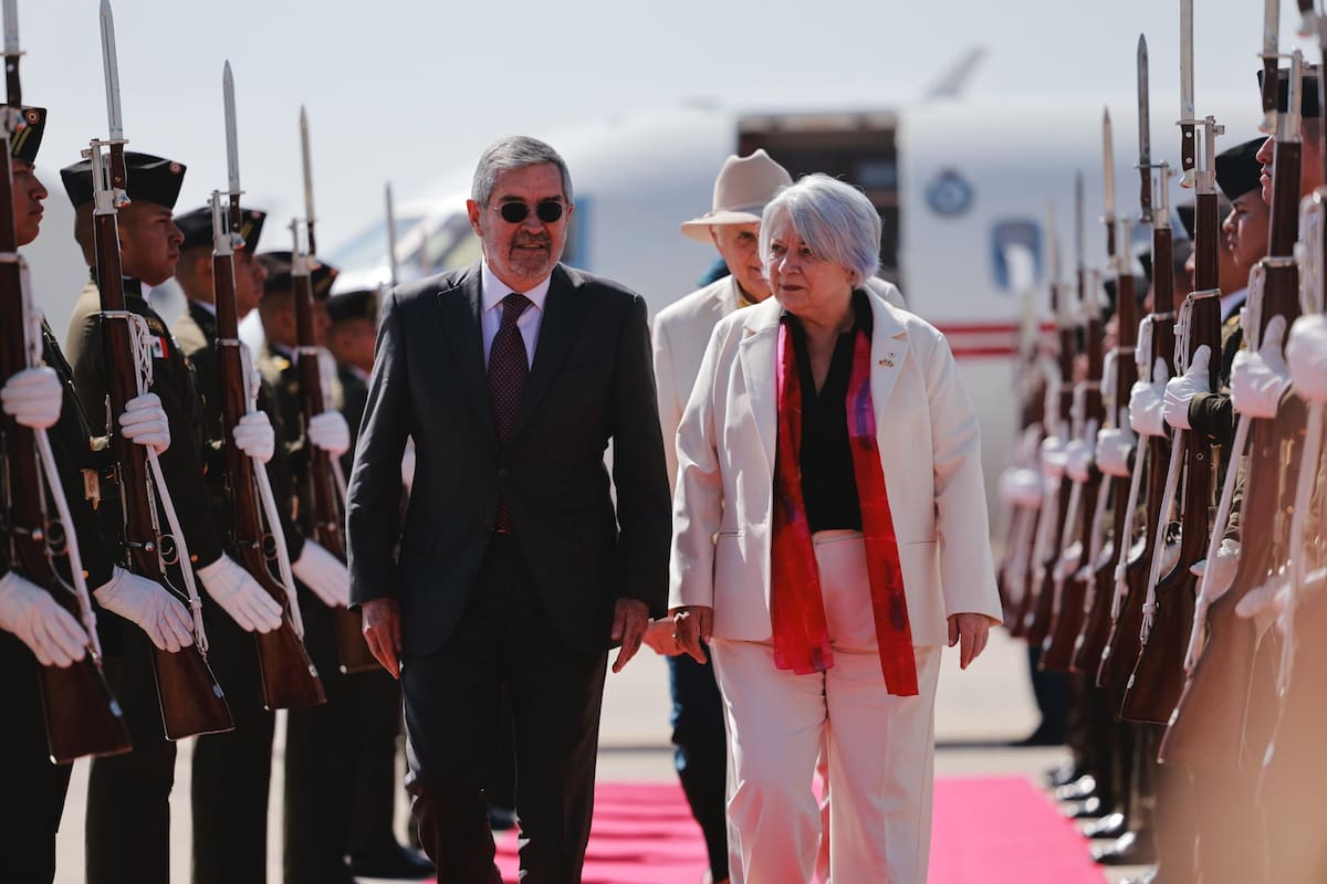 El canciller Juan Ramón de la Fuente recibió a la gobernadora general de Canadá, Mary Simon, quien realiza una visita oficial a nuestro país para reunirse con la presidenta Claudia Sheinbaum Pardo mañana martes. (Foto: SRE_MX)