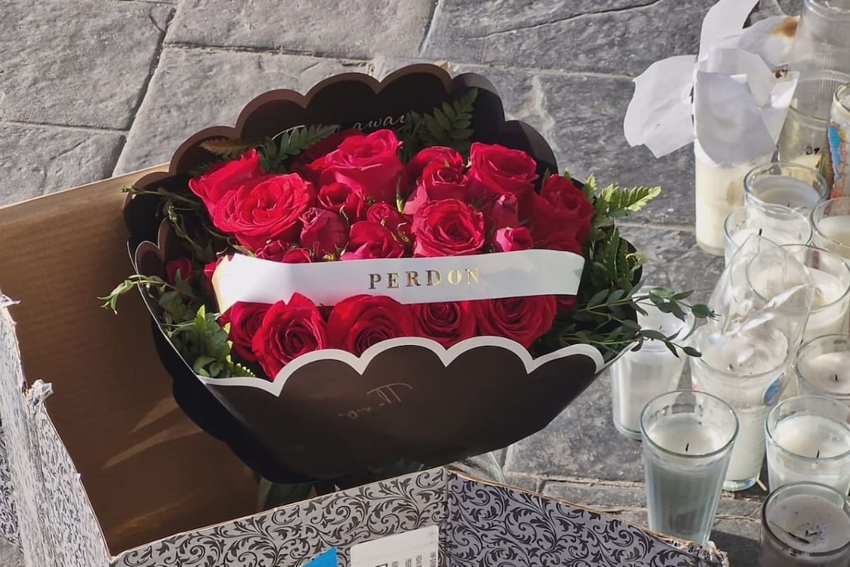 Caso Valeria Márquez: Dejan ramo de flores con la frase “Perdón” afuera de su estética; Fiscalía de Jalisco investiga