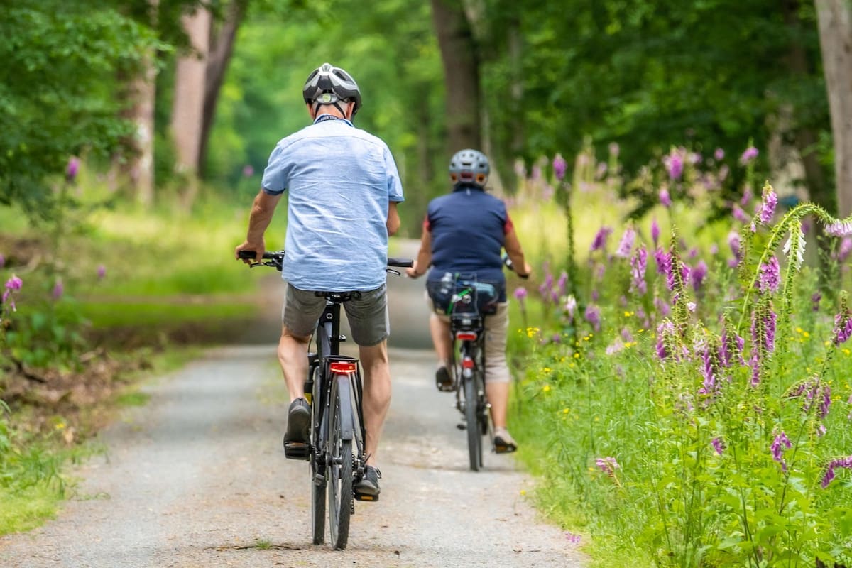 Andar en bicicleta reduce el riesgo de demencia, revela estudio