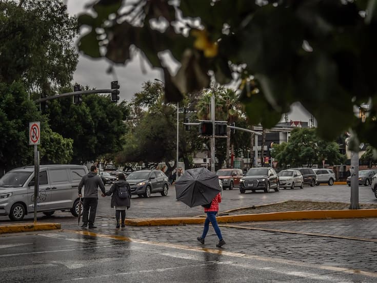Lluvias causan encharcamientos, cortos y accidentes en Tijuana