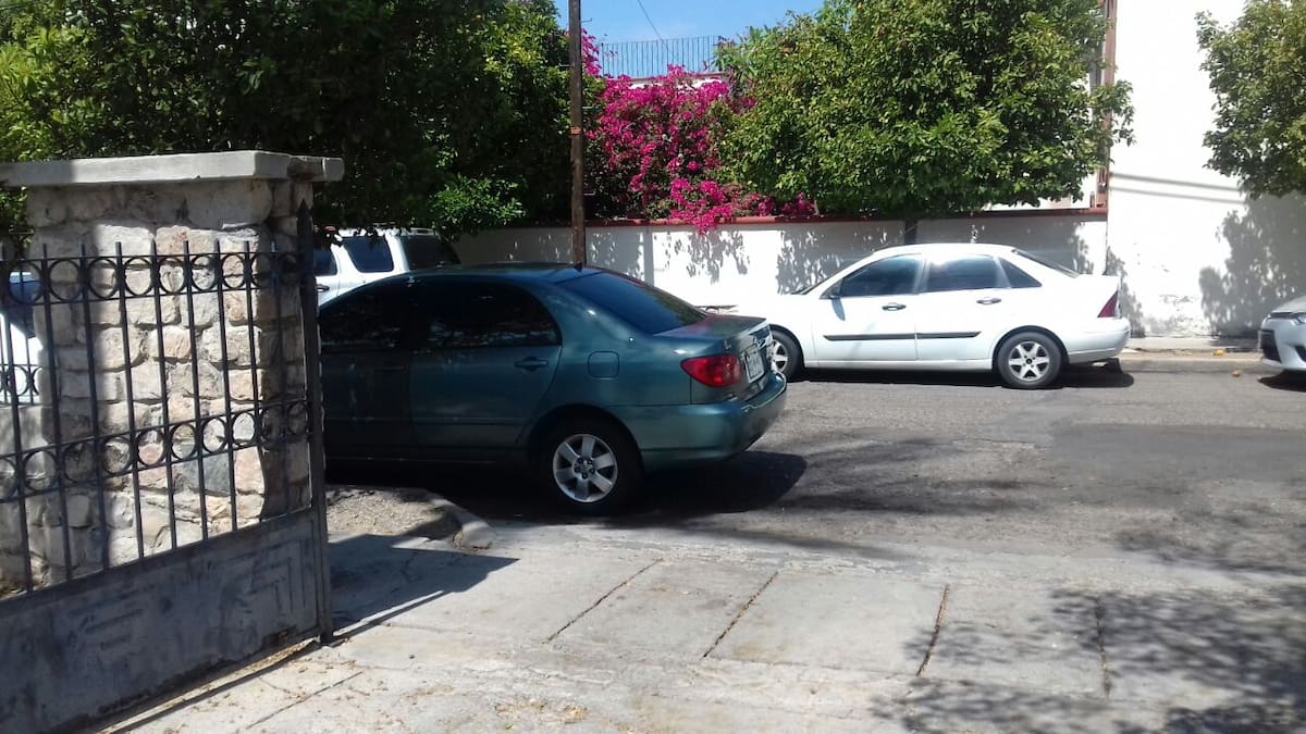 Vecinos más intolerantes: estacionamiento y mascotas generan conflictos en Hermosillo