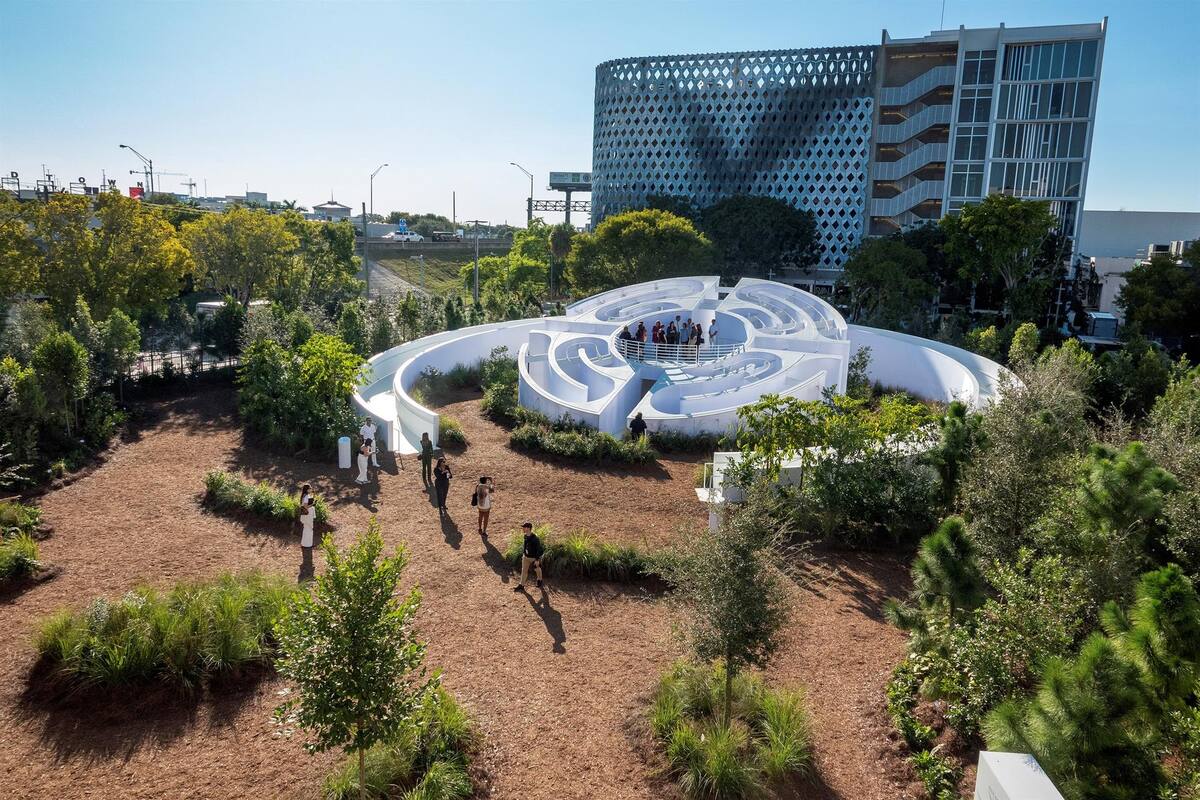 Chanel Nº 5 celebra 100 años con obra de Es Devlin en Miami