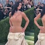 Kylie Jenner desafía la censura mostrando los pechos en la Met Gala 2026 con look de ilusión óptica
