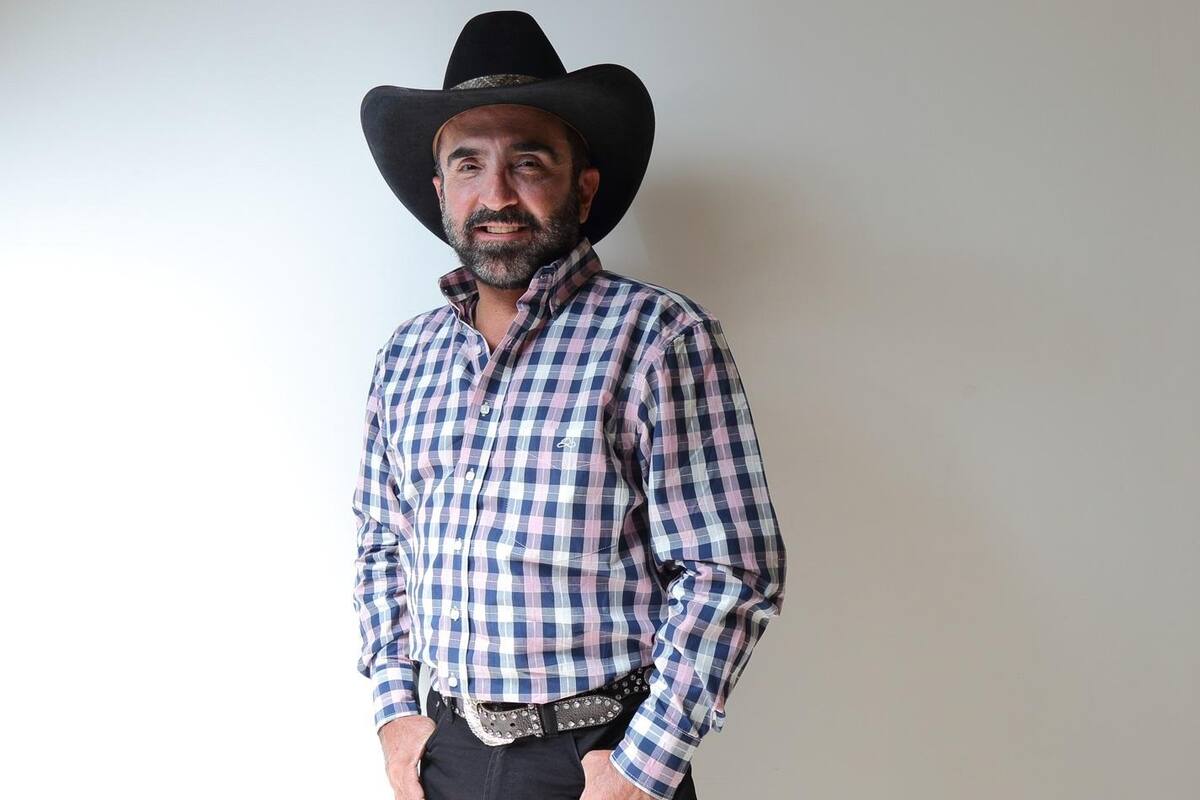 Vicente Fernández Jr aclaró que su padre no tiene Covid-19