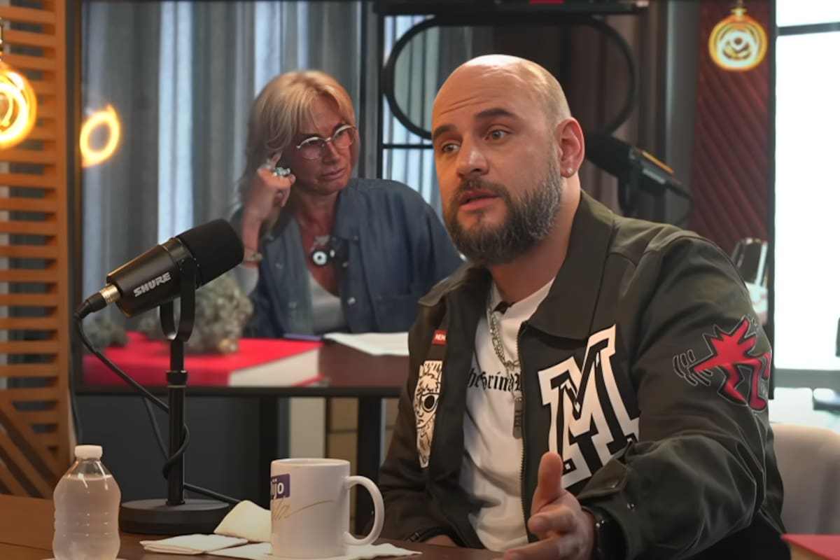 El Temach y Adela Micha protagonizan discusión tras señalarlo por promover violencia de género