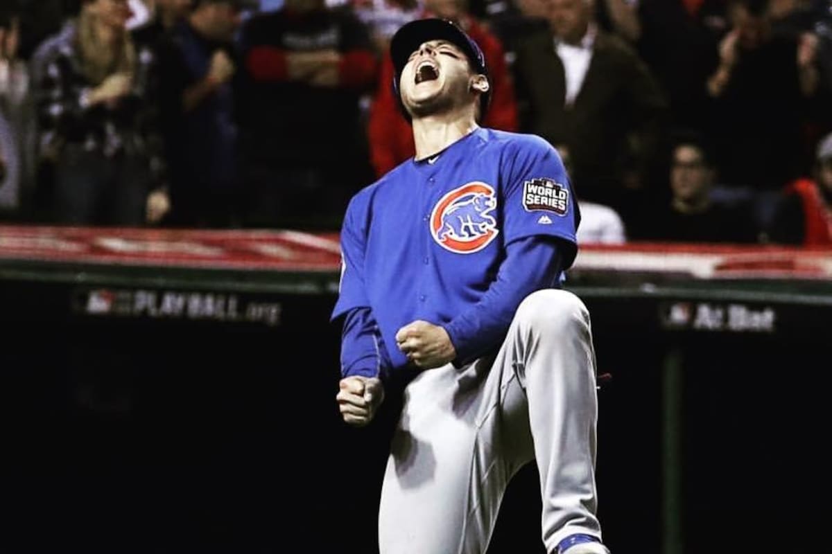 Cachorros ejercen opción de renovación para Anthony Rizzo