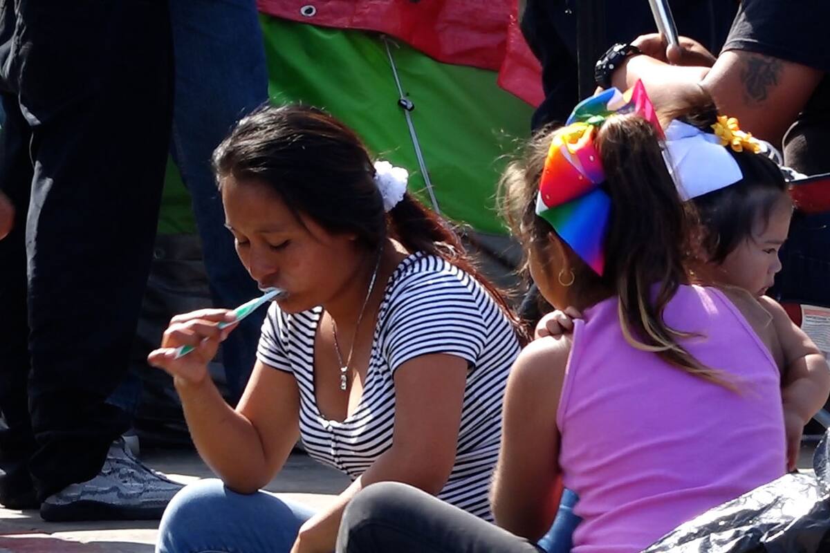 EU finaliza orden que limitaba recibir solicitudes de asilo en la frontera con México por el Covid