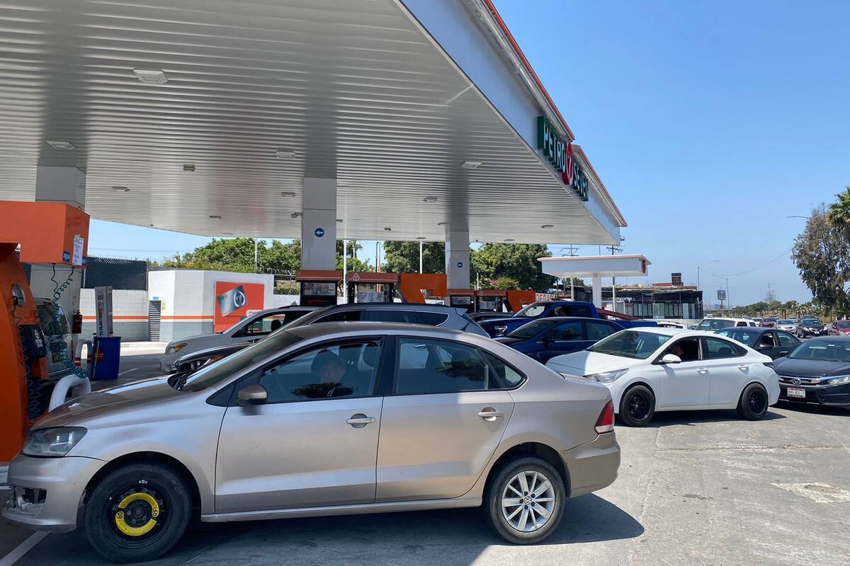 Se quedan sin algún tipo de gasolina 35% de estaciones en Tijuana: Apegt