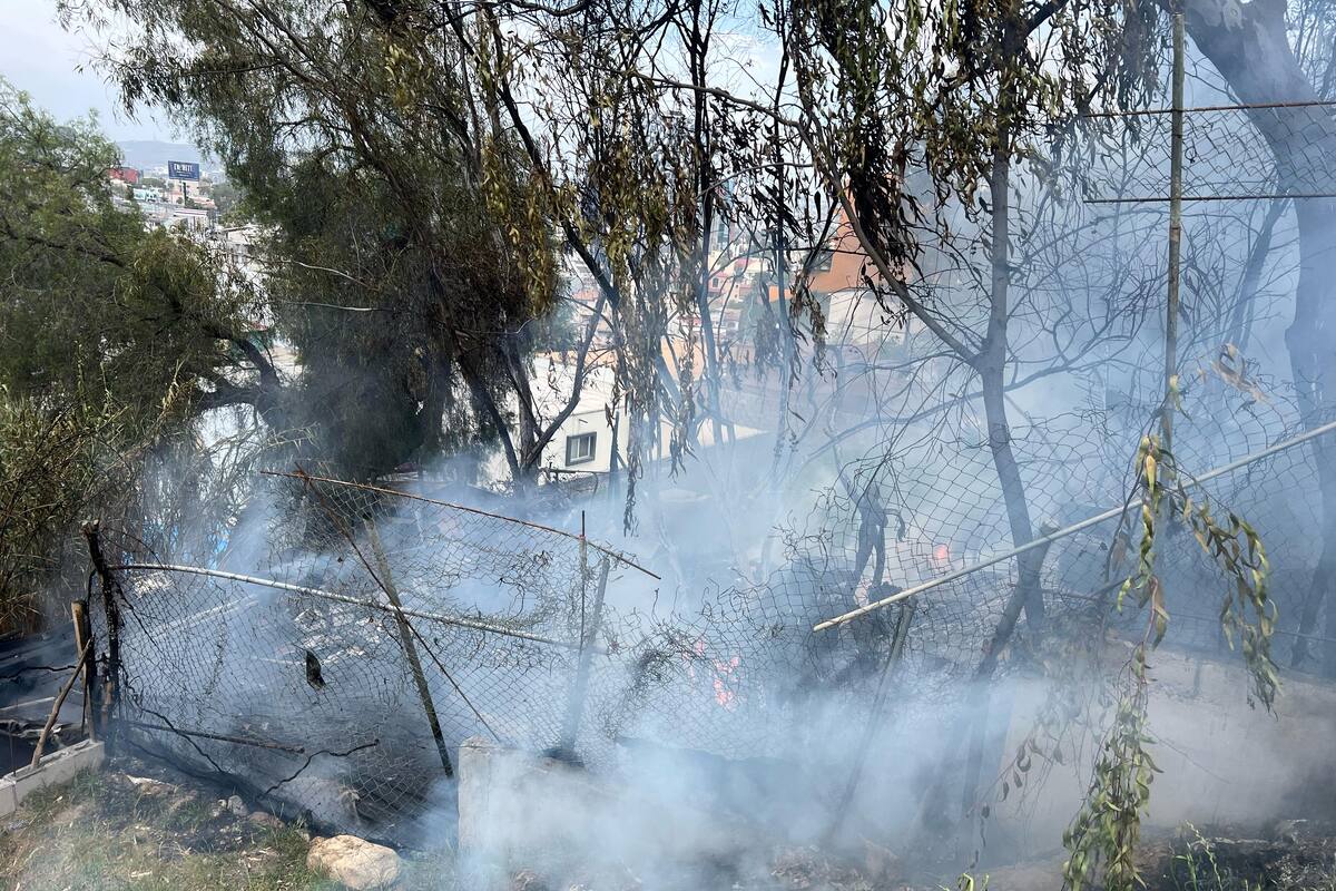 Bomberos sofocan incendio de casa abandonada en la Madero Sur