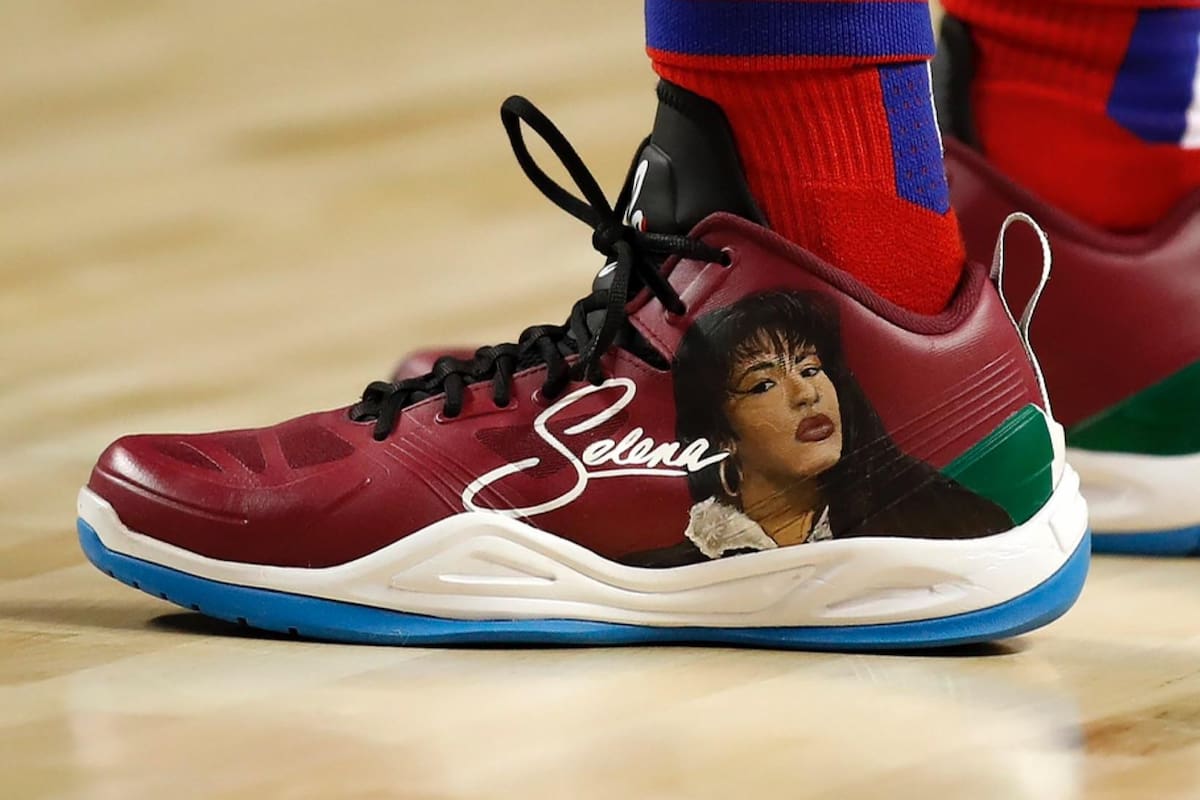 Langston Galloway, de los Pistons, presume tenis de Selena Quintanilla