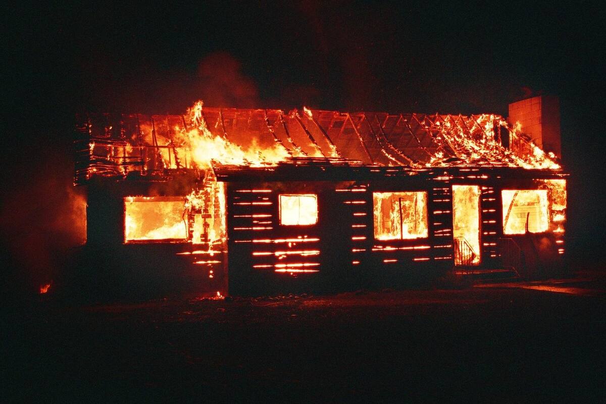 Se incendió vivienda en colonia Palo Verde; fue pérdida total