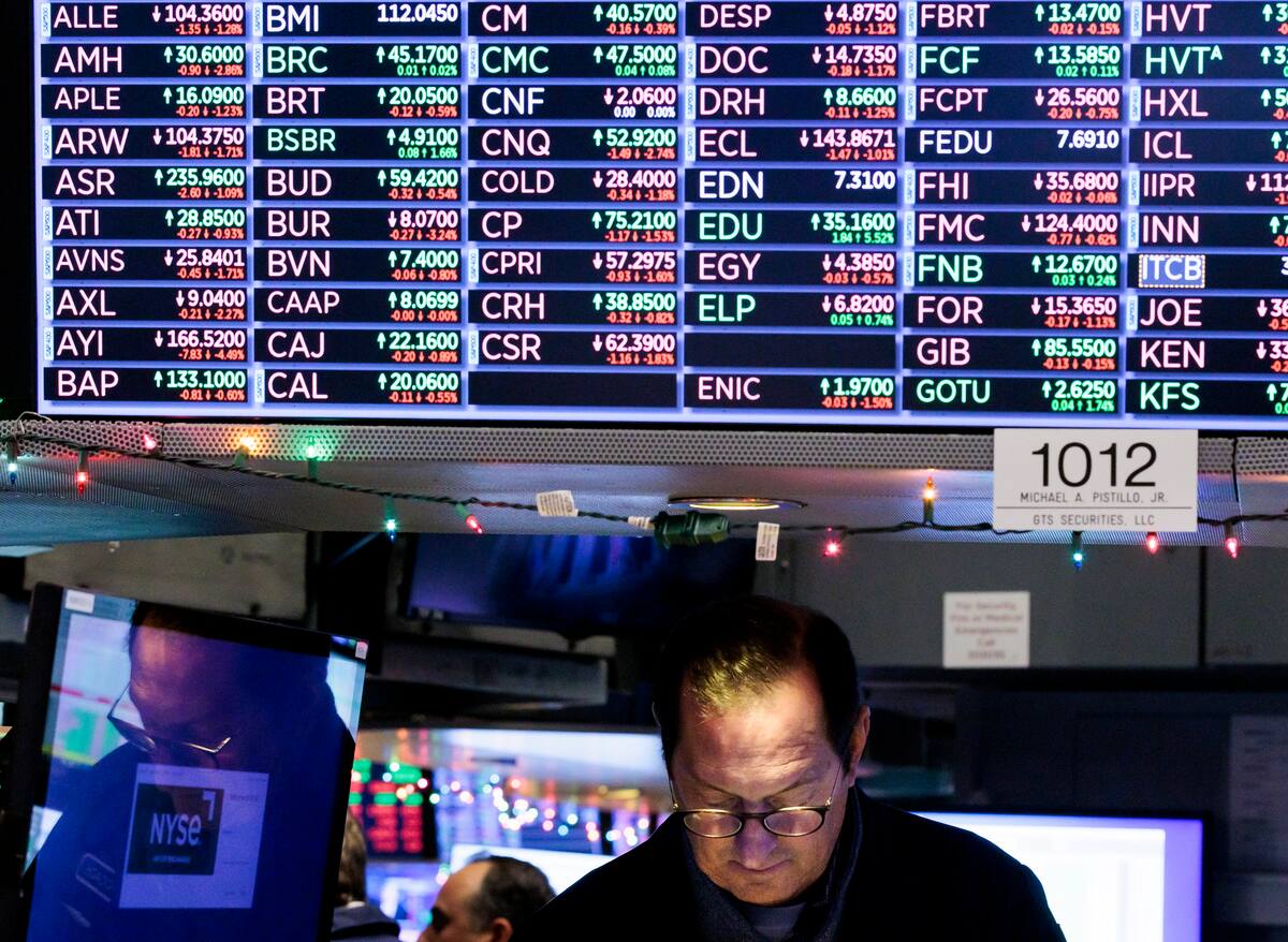 Un economista trabaja en la Bolsa de Nueva York. EFE/EPA/Justin Lane