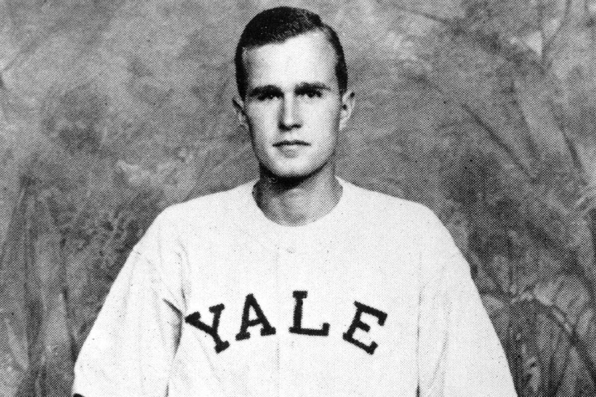 George Bush padre fue capitán del equipo de Yale en su época de universitario. | Foto: AP