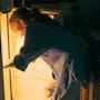 Cenar a altas horas de la noche altera el sistema digestivo y aumenta síntomas de estrés, lo que podría empeorar problemas intestinales y afectar el descanso