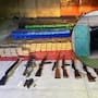 Tras observar a un hombre armado ingresar a vivienda en Tlaxcala, FGR asegura 900 kilos de posible cocaína y 6 armas largas durante operativo con SSPC y Marina