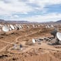 Lo que todos los radiotelescopios tardaron décadas en descubrir, una nueva red de 1,650 antenas podría encontrarlo en un solo día: así busca revelar 1,000 millones de señales del universo