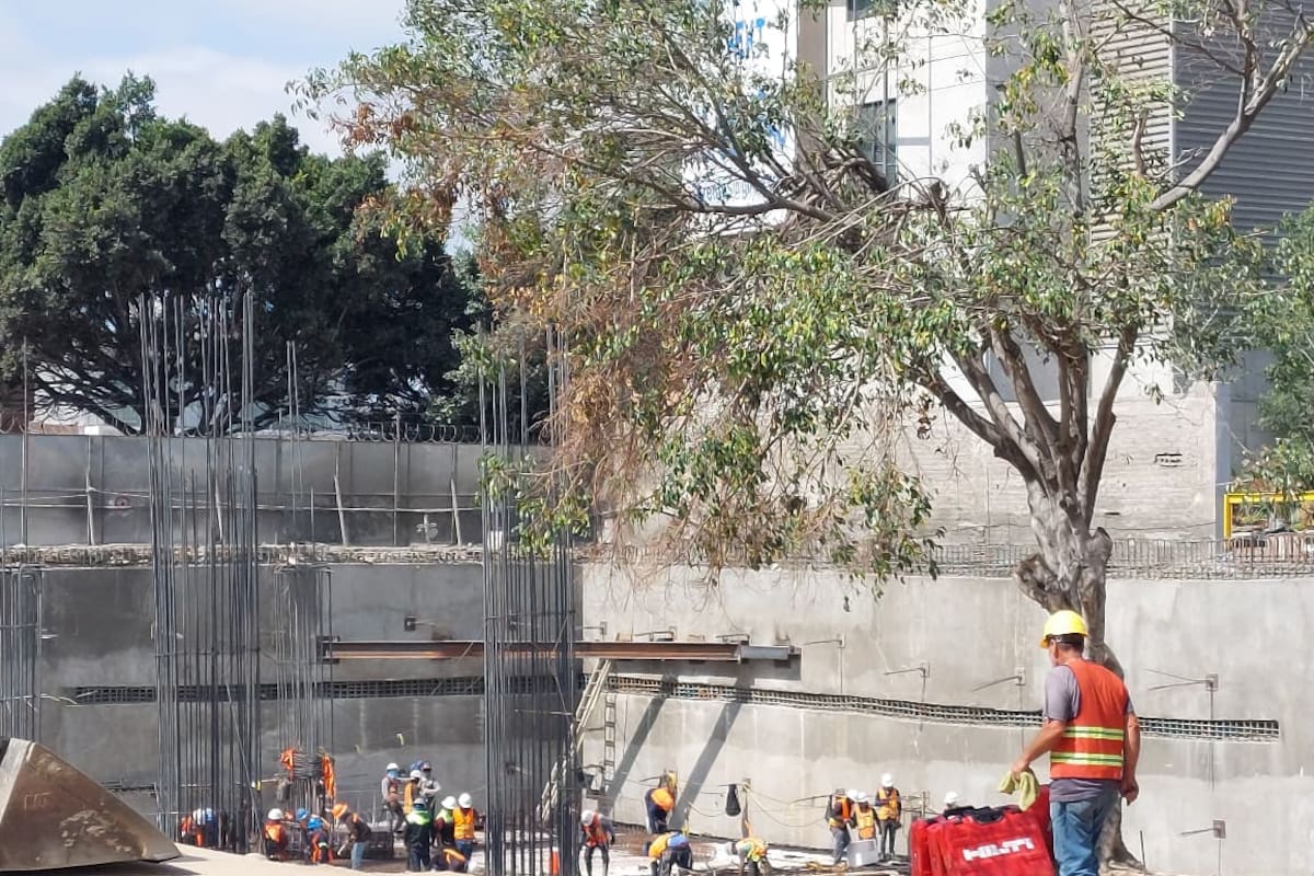 Socavón de la ’10′ ya cumplió más de un mes y siguen afectaciones para los locatarios