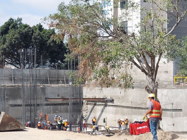 Socavón de la ’10′ ya cumplió más de un mes y siguen afectaciones para los locatarios