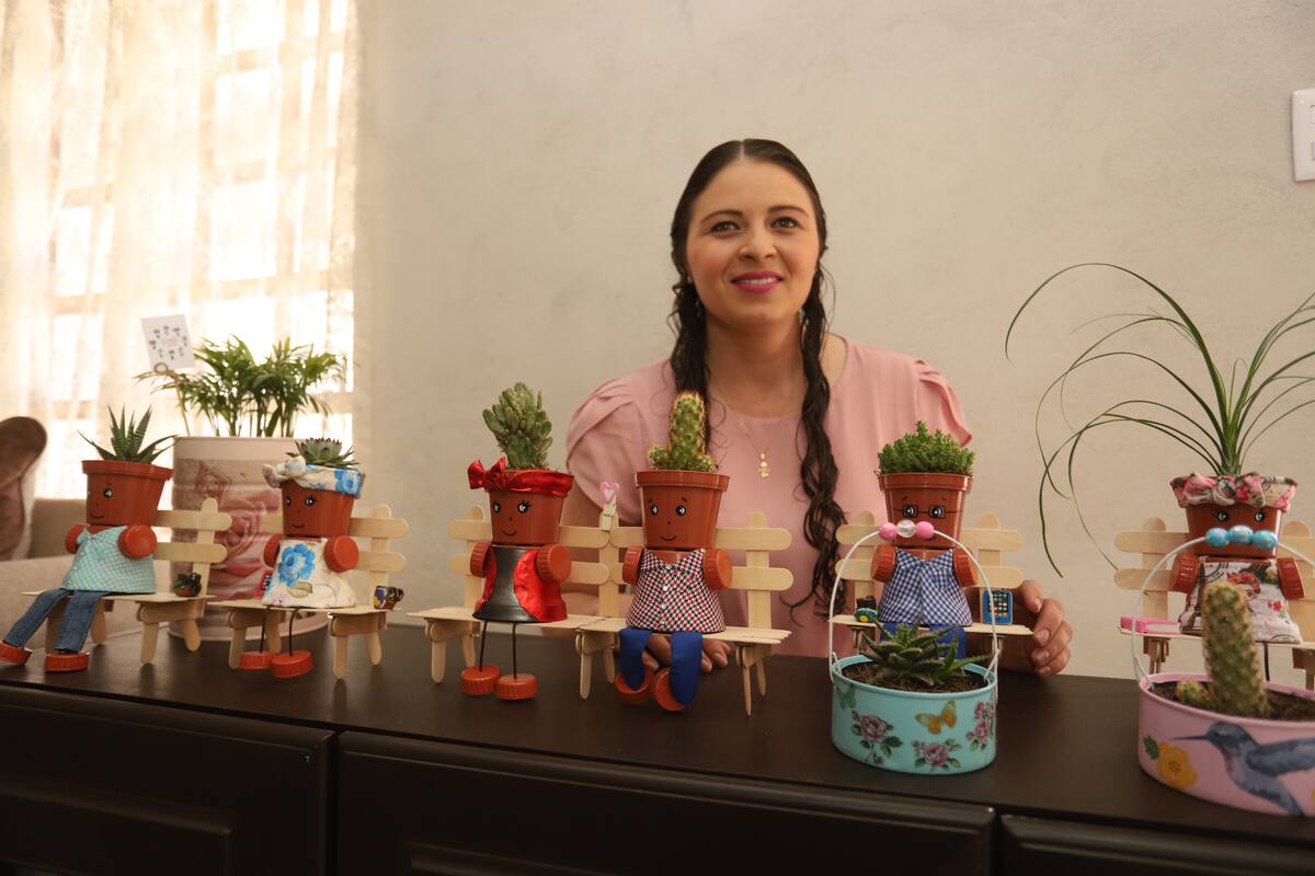 Hermosillo: Graciela personaliza macetas y emprende negocio