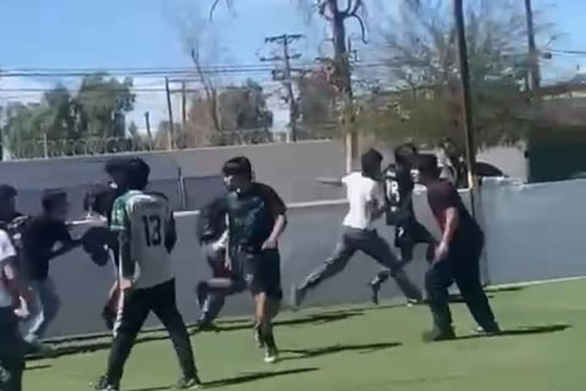 Pelea durante partido escolar en Conalep manda a estudiante al hospital