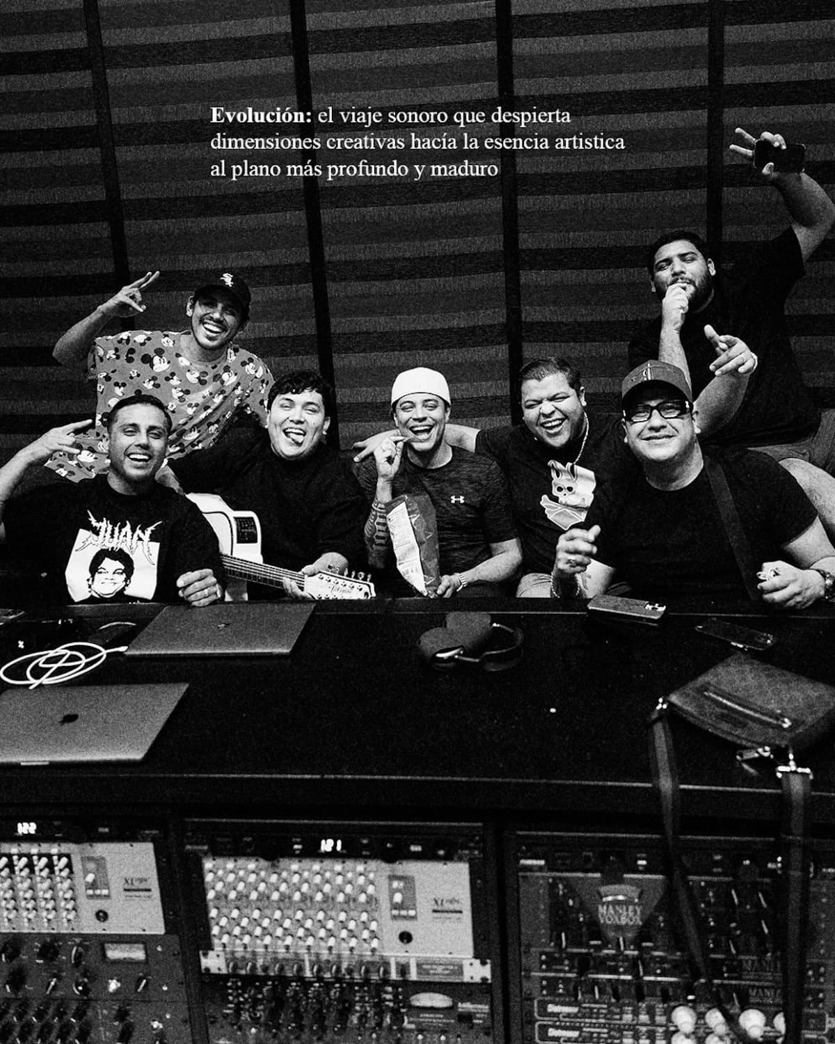 Grupo Firme alista la salida de su álbum “Evolución” para el jueves 8 de mayo.