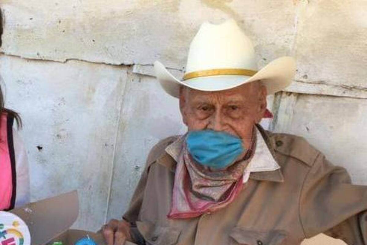 En medio de la pandemia, Don Simón festeja sus 100 años