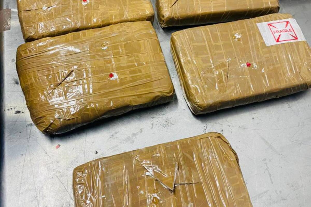 Mujer detenida no transportaba cocaína sino leche en polvo; sospechan intercambio