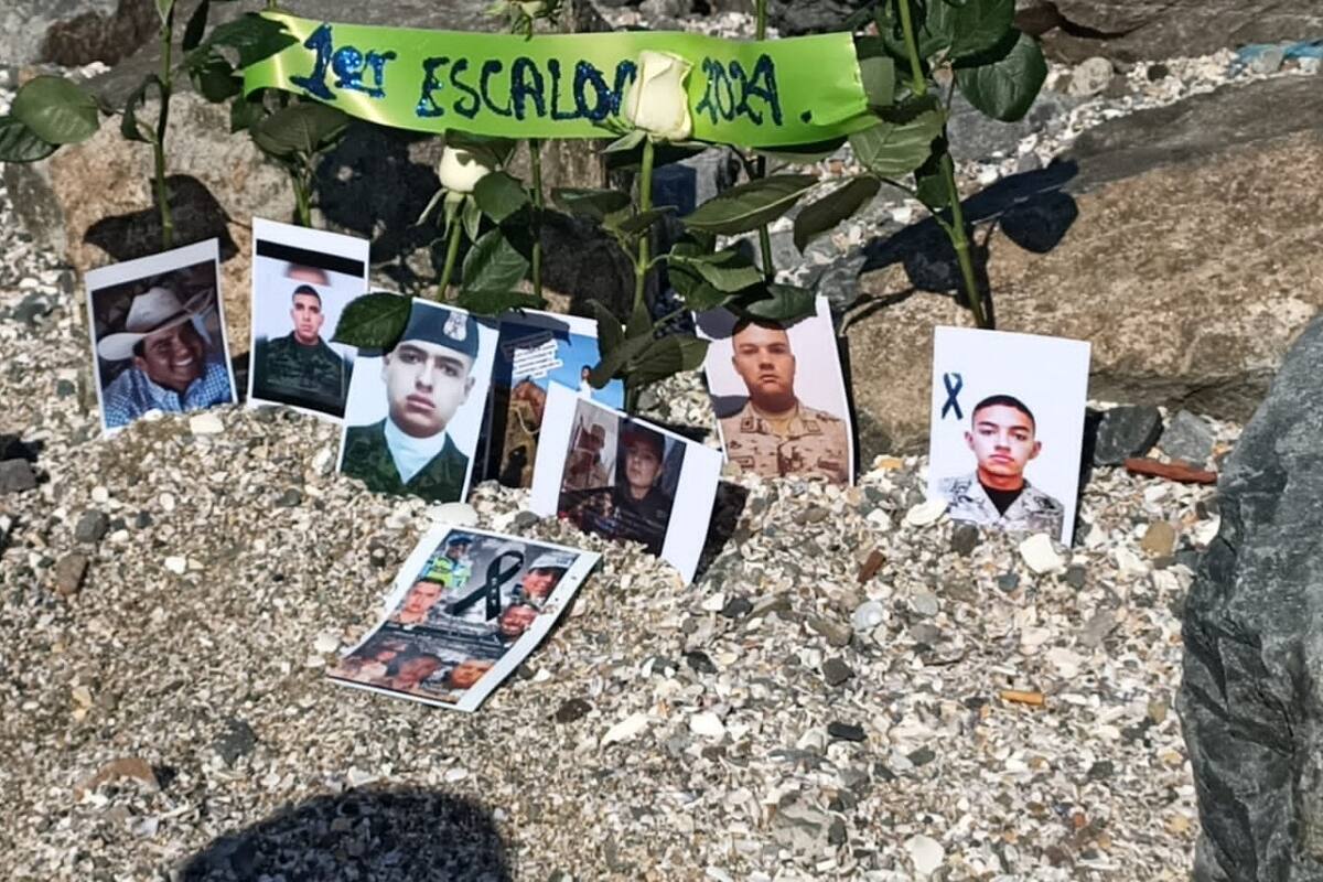 Recuerdan a militares fallecidos en Ensenada