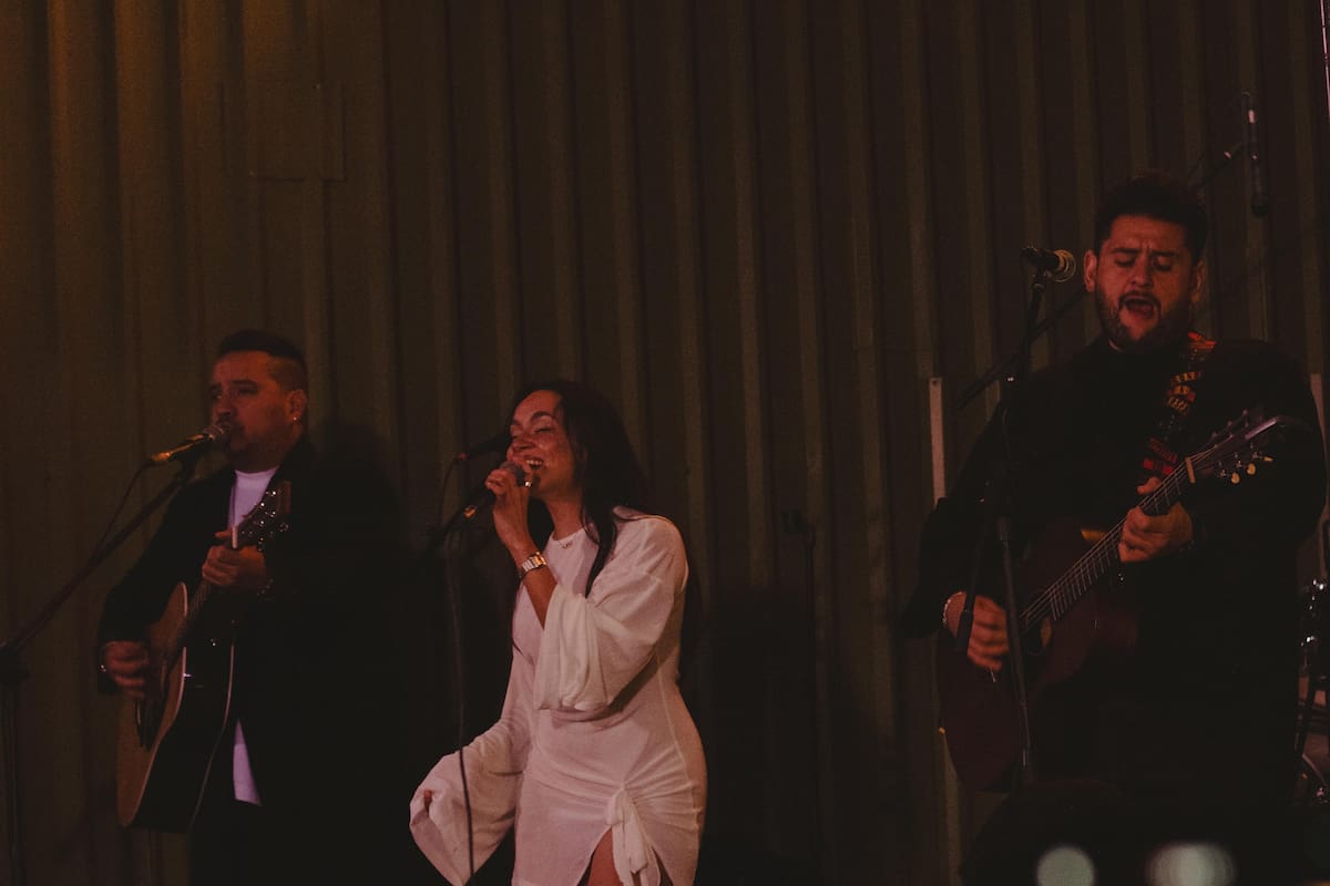 Sorprende Matisse con concierto gratis a cachanillas