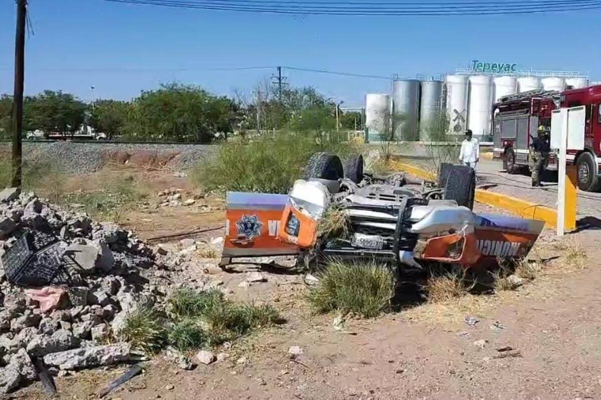 Vuelcan patrulla y camión de la Marina durante persecución en Ciudad Obregón